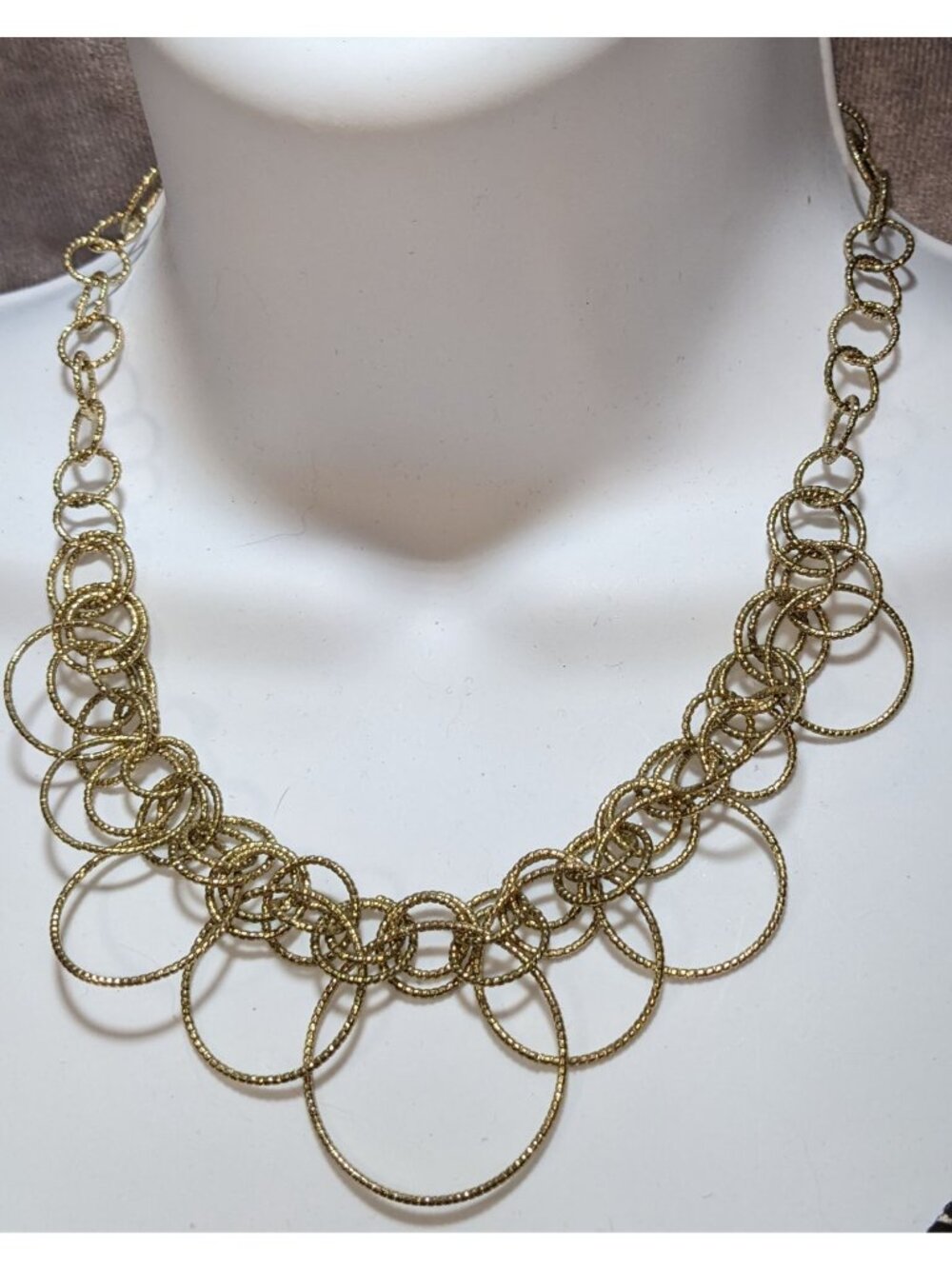 Casual Silver-Tone Necklace With Textured Rings